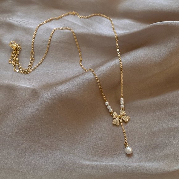 GOLIC Bow Pearl Necklace - Picture 10 of 14